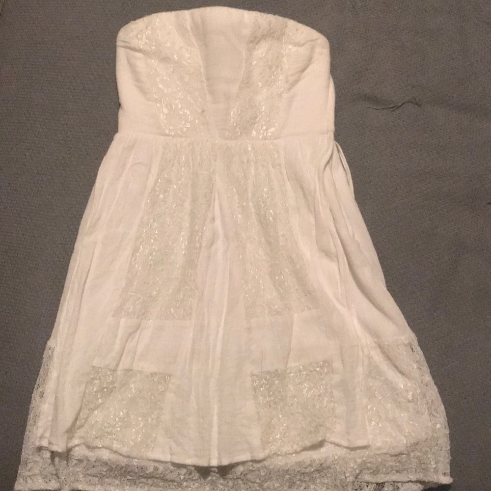 Beautiful white strapless dress